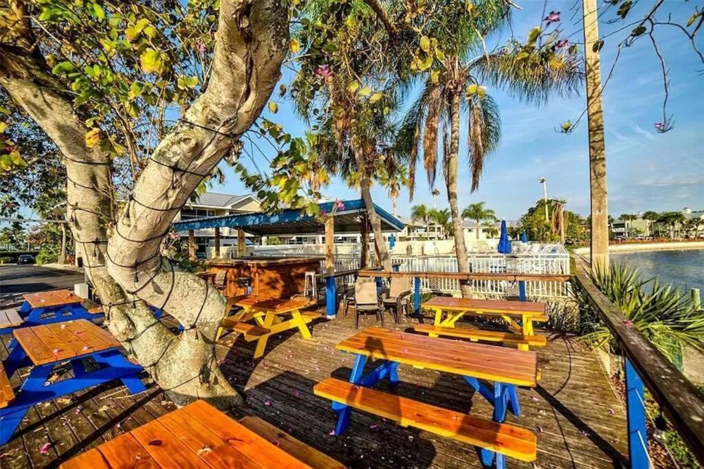 Manatee, Studio202, Beach Steps Away! Pool+Wifi Ruskin Exterior foto