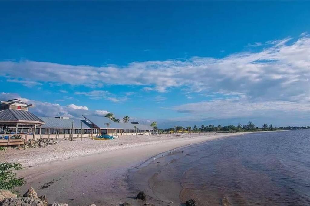 Manatee, Studio202, Beach Steps Away! Pool+Wifi Ruskin Exterior foto