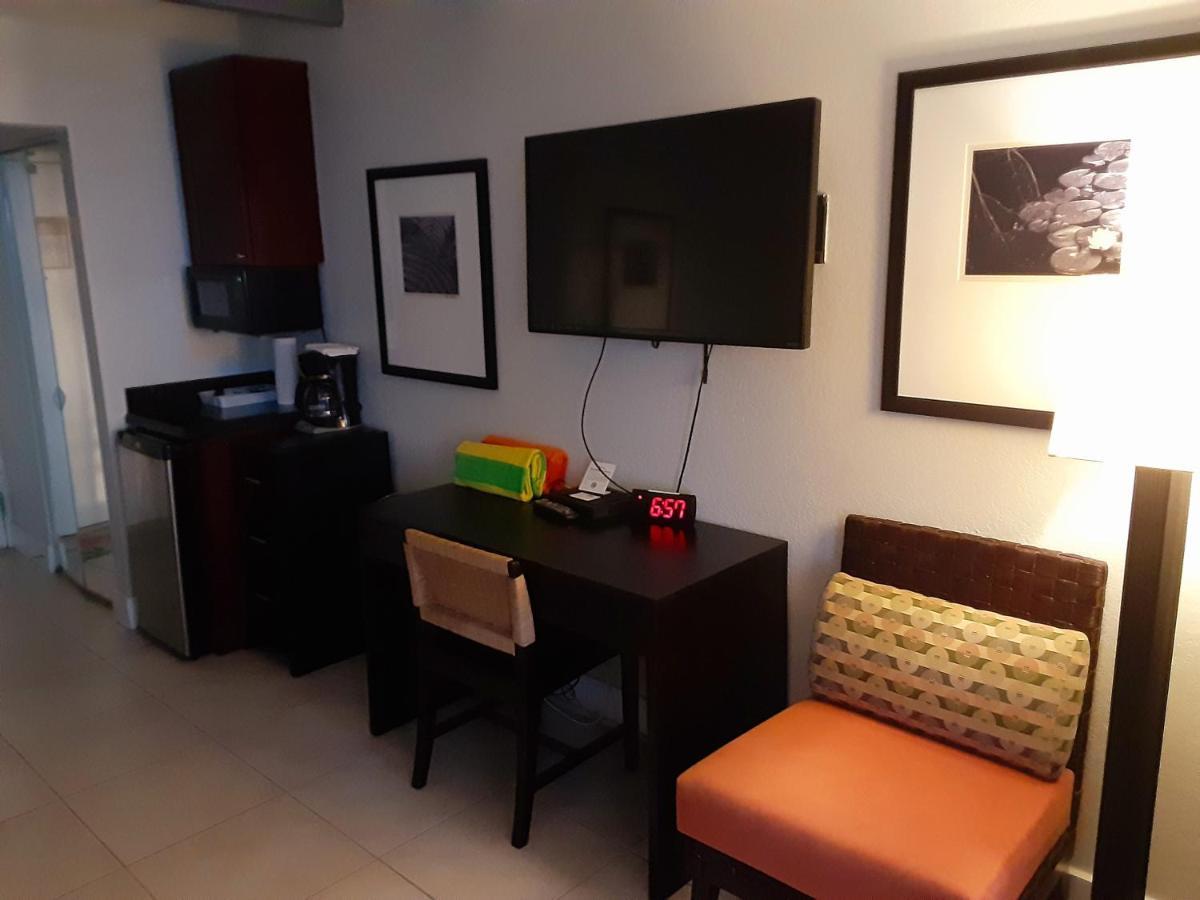 Manatee, Studio202, Beach Steps Away! Pool+Wifi Ruskin Exterior foto